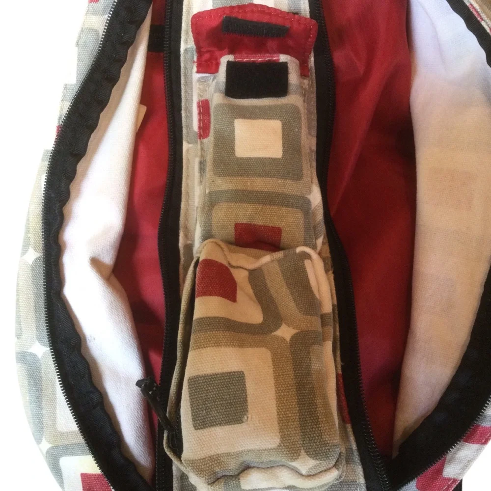 KAVU Crossbody Sling Bag - Multicolor Geometric Design - Picture 8 of 10